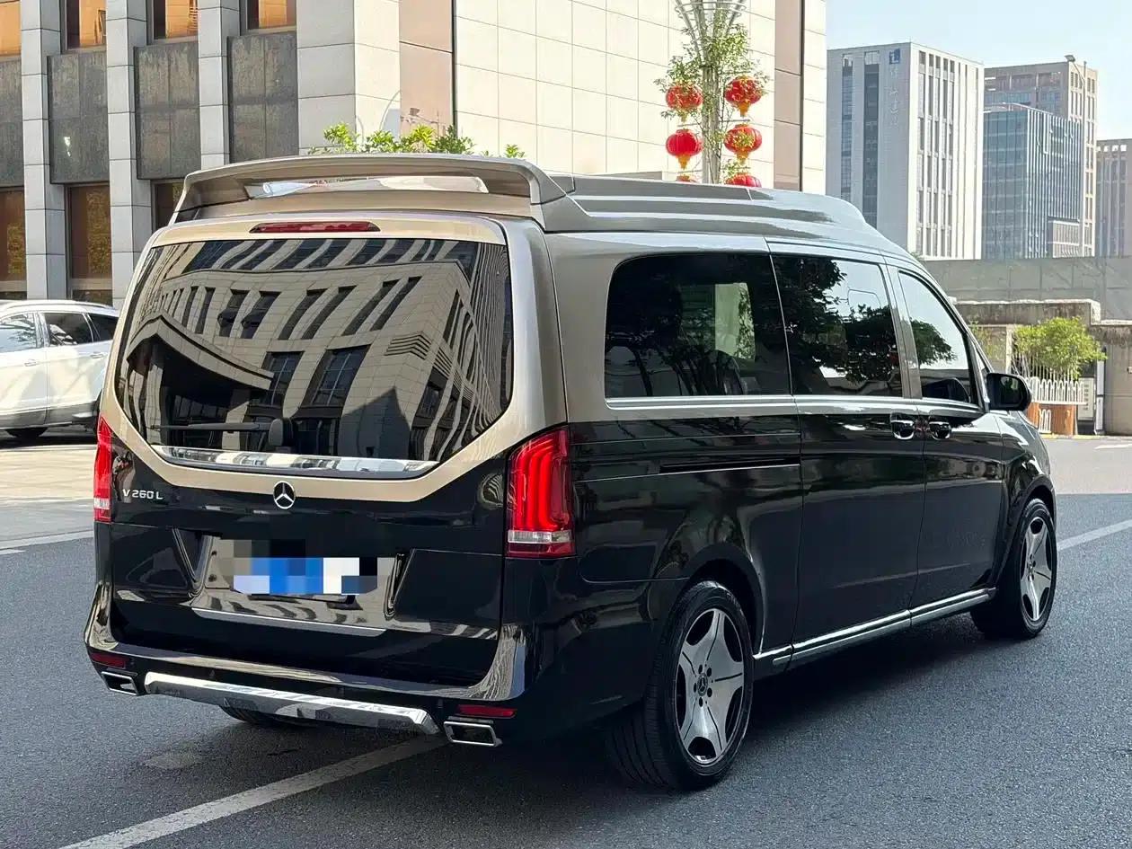 Mercedes-Benz V-Class 2022 V 260 L Long Wheelbase Premium Edition — миниатюра 11