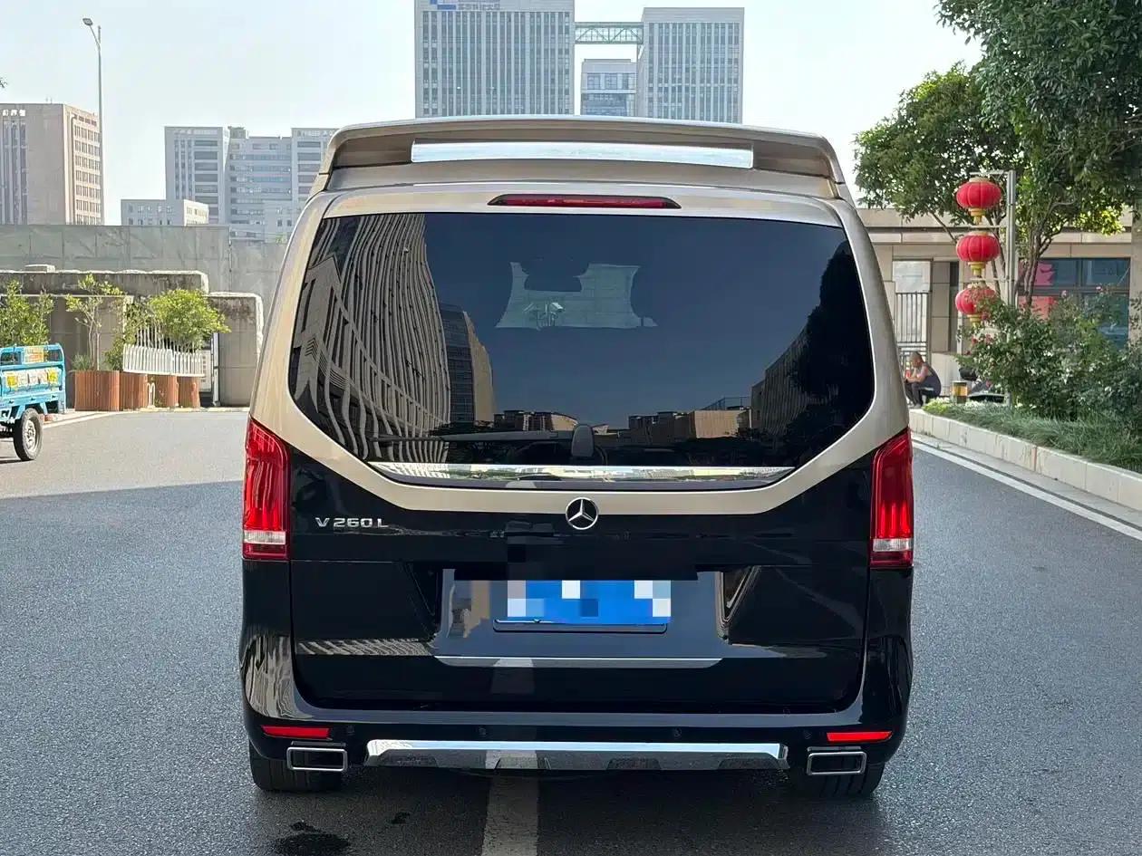 Mercedes-Benz V-Class 2022 V 260 L Long Wheelbase Premium Edition — миниатюра 16