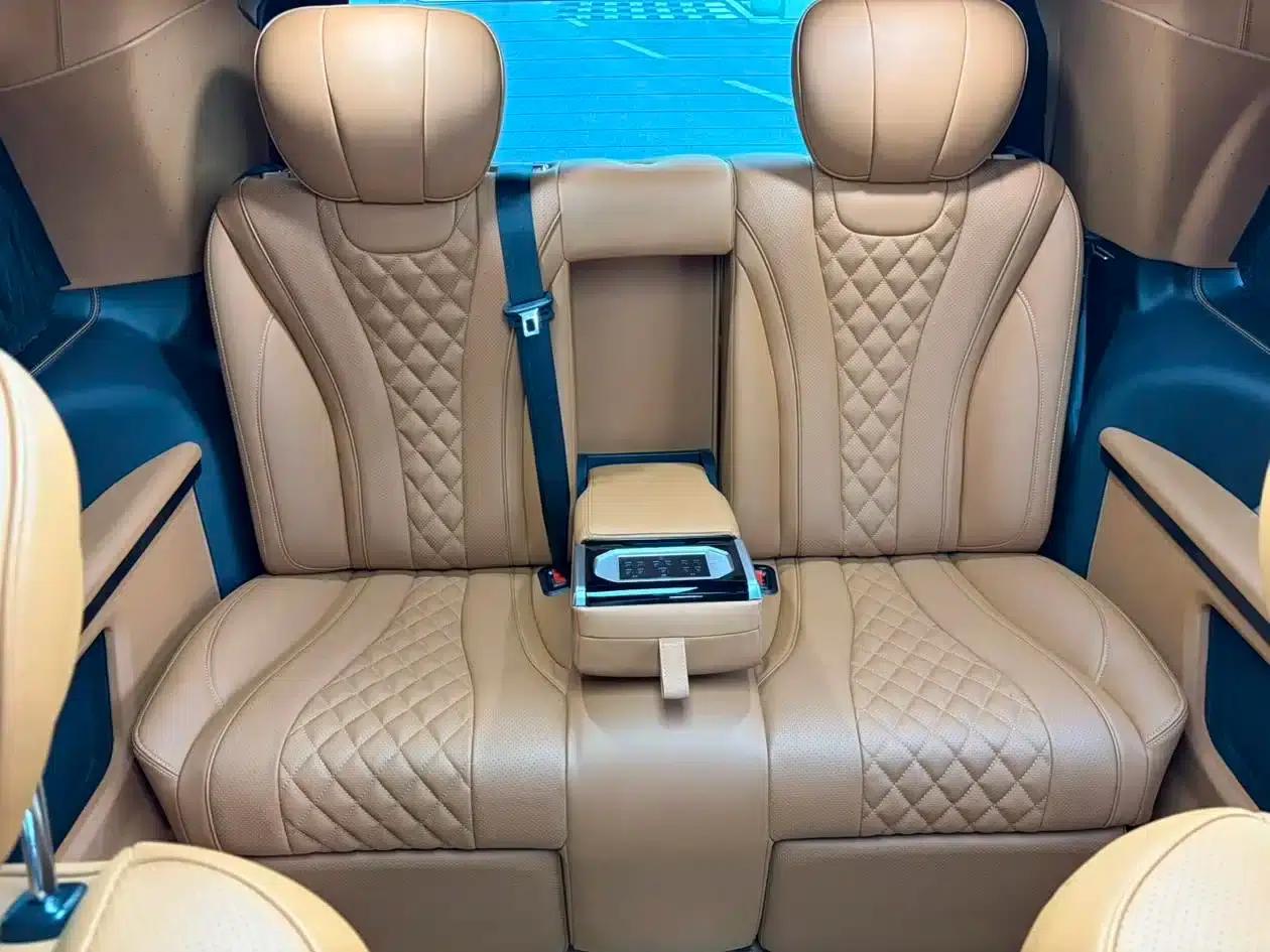 Mercedes-Benz V-Class 2022 V 260 L Long Wheelbase Premium Edition — миниатюра 24