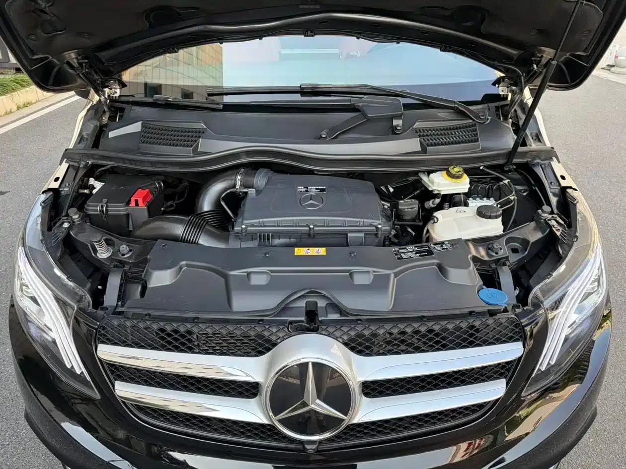 Mercedes-Benz V-Class 2022 V 260 L Long Wheelbase Premium Edition — миниатюра 27