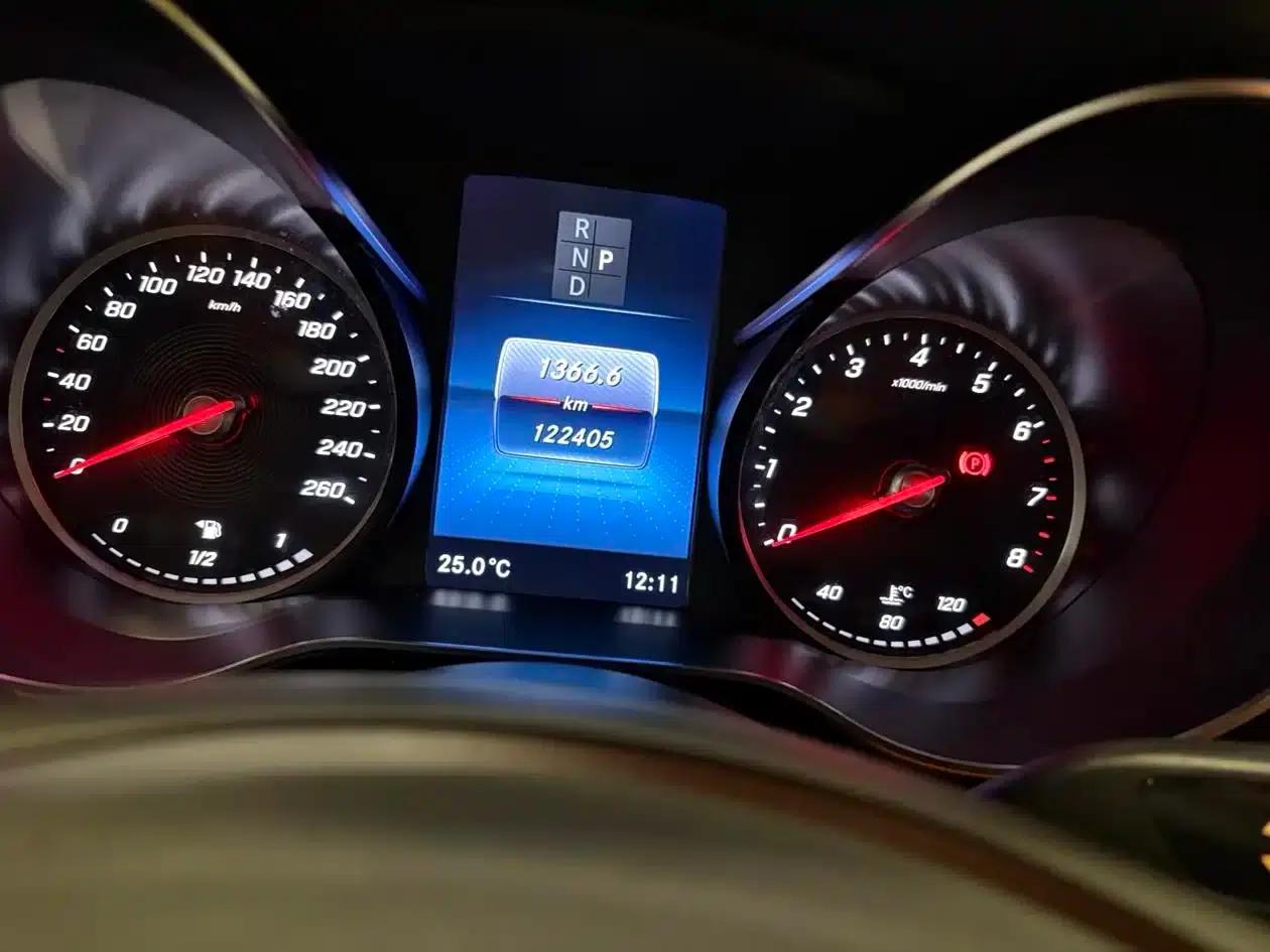 Mercedes-Benz V-Class 2022 V 260 L Long Wheelbase Premium Edition — миниатюра 32