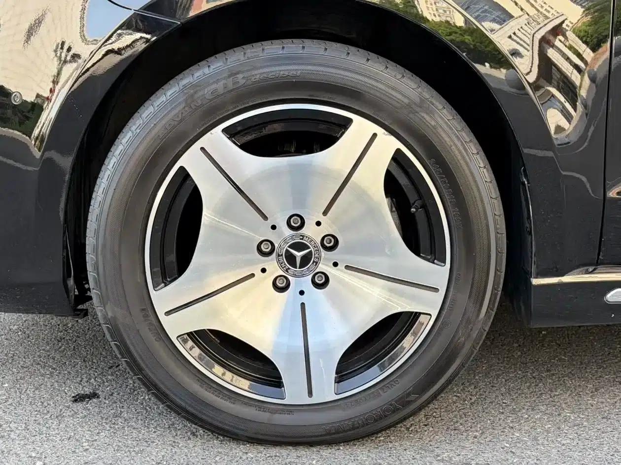 Mercedes-Benz V-Class 2022 V 260 L Long Wheelbase Premium Edition — миниатюра 7