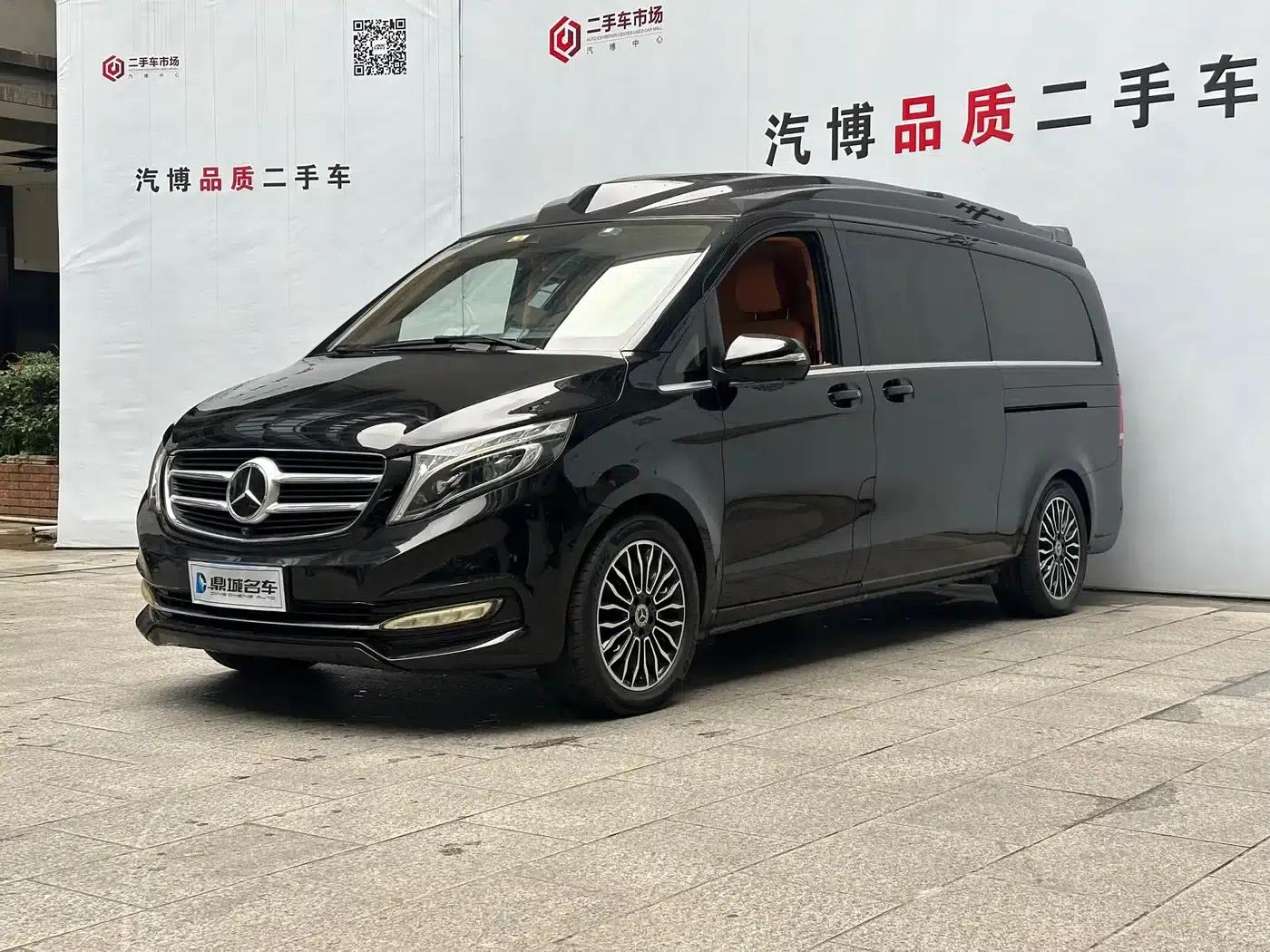 Mercedes-Benz V-Class 2018 V 260 L Premium Extended Edition (China VI Emission Standard) — миниатюра 1