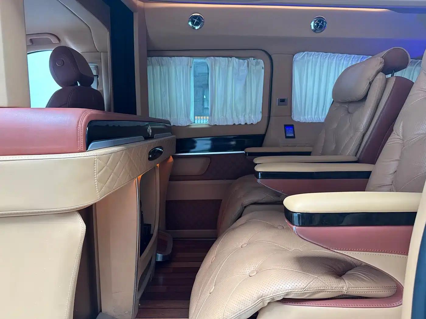 Mercedes-Benz V-Class 2018 V 260 L Premium Extended Edition (China VI Emission Standard) — миниатюра 13