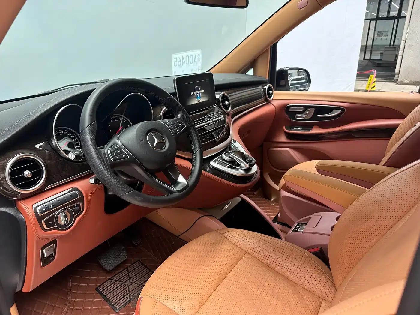 Mercedes-Benz V-Class 2018 V 260 L Premium Extended Edition (China VI Emission Standard) — миниатюра 6