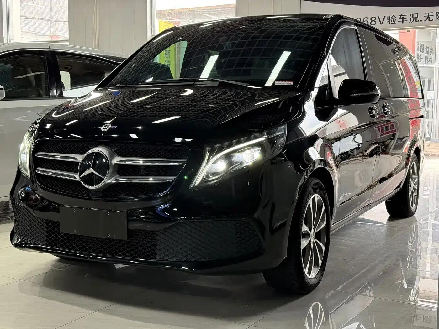 Mercedes-Benz V-Class 2022 V 260 Navigator Edition — миниатюра 1