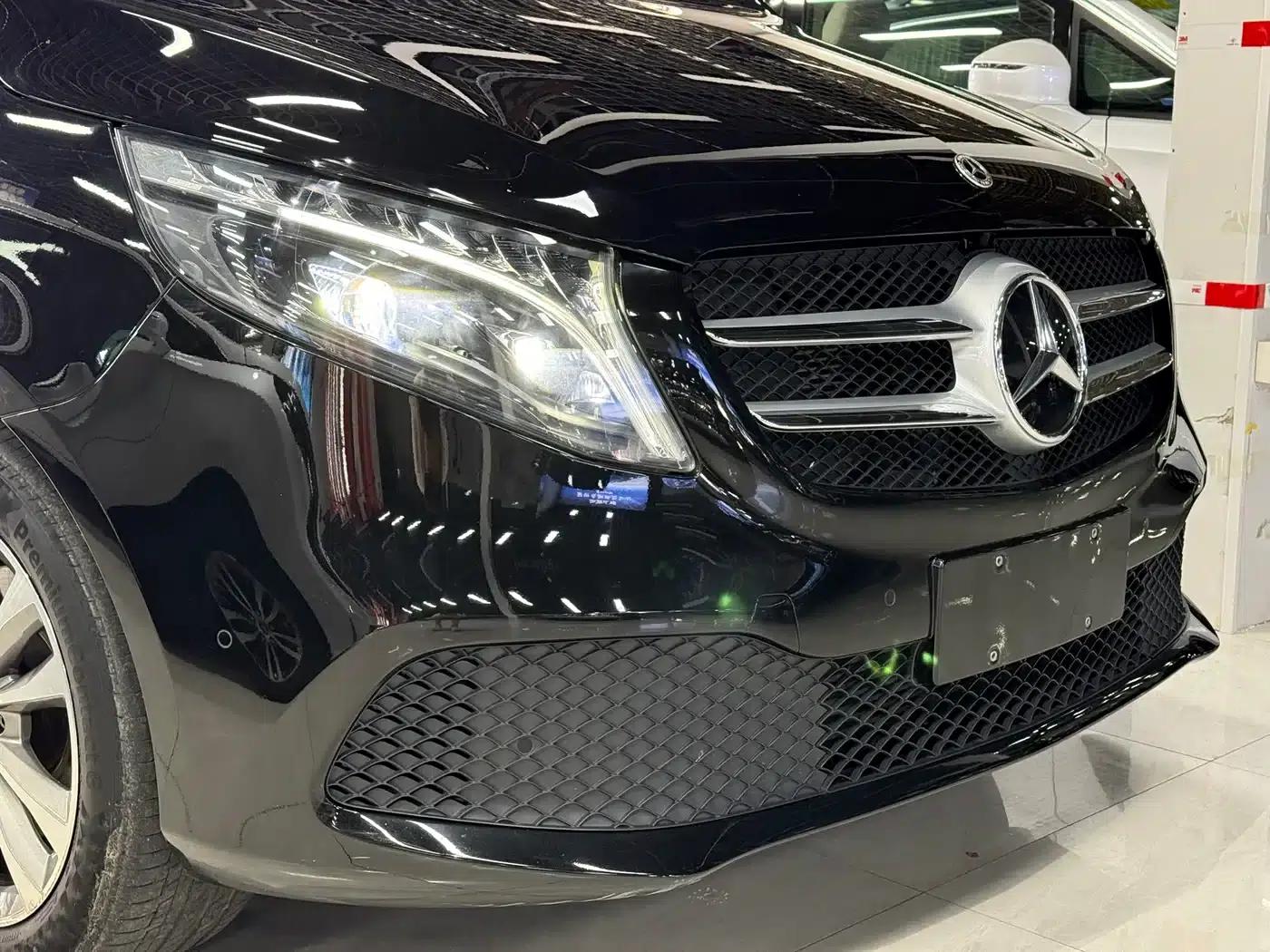 Mercedes-Benz V-Class 2022 V 260 Navigator Edition — миниатюра 11