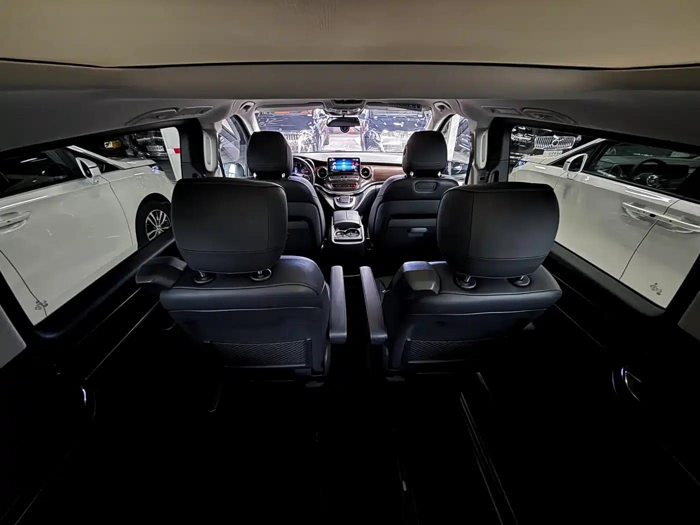 Mercedes-Benz V-Class 2022 V 260 Navigator Edition — миниатюра 14