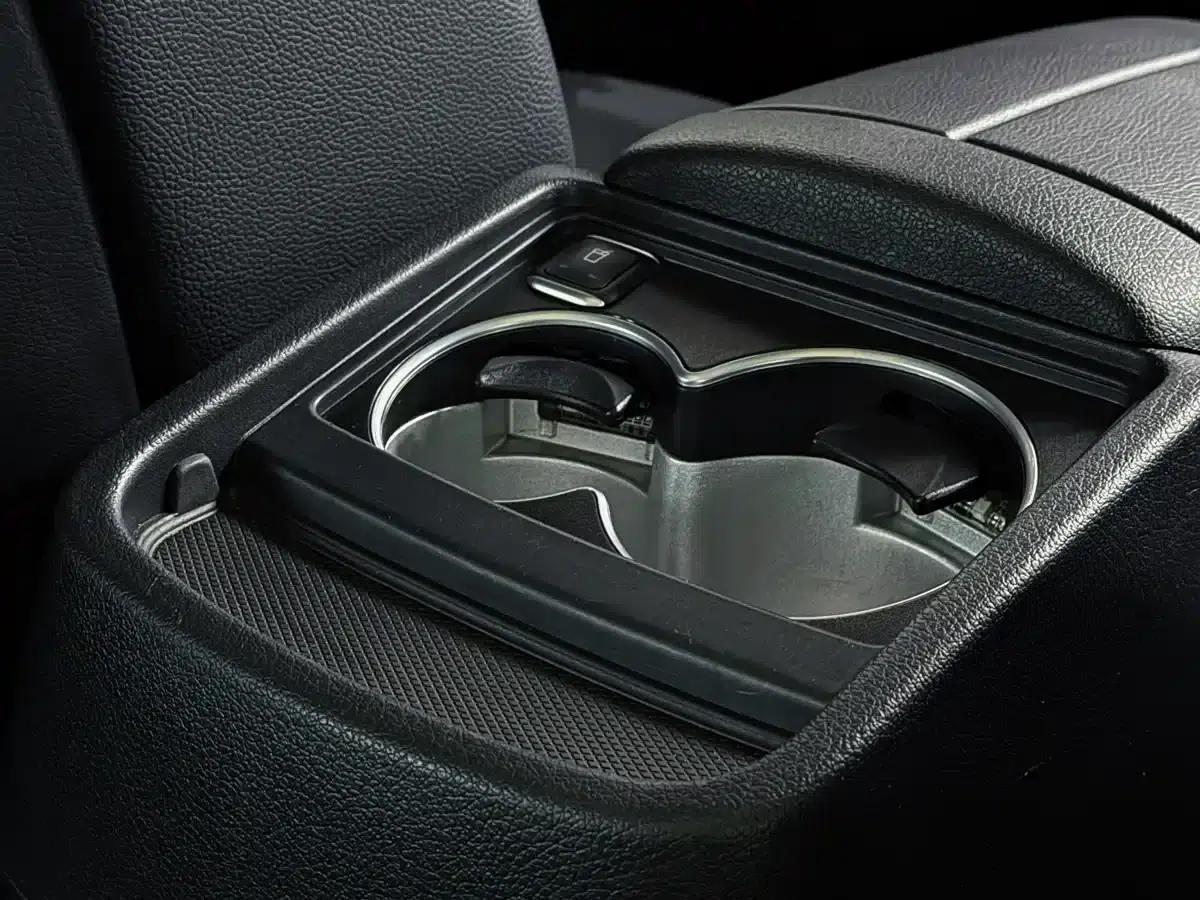 Mercedes-Benz V-Class 2022 V 260 Navigator Edition — миниатюра 4