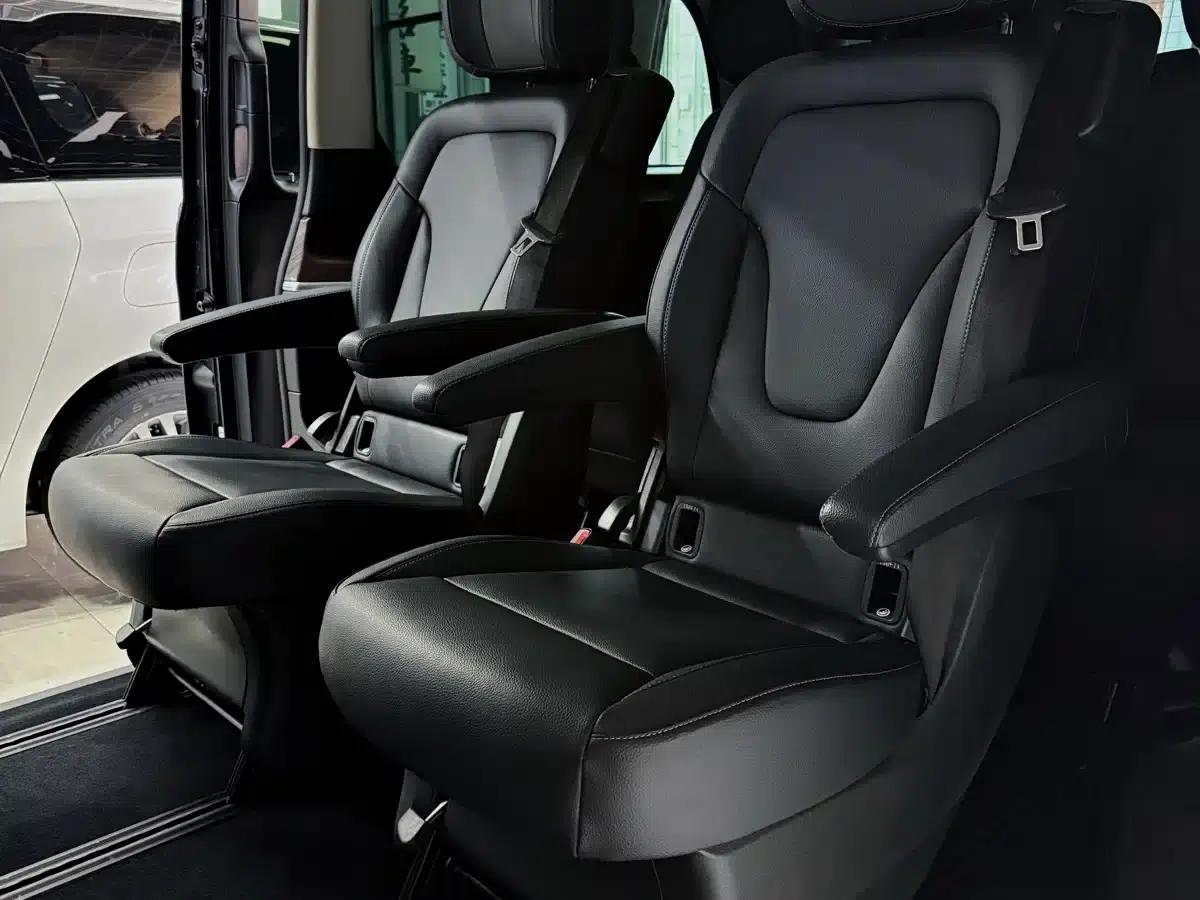 Mercedes-Benz V-Class 2022 V 260 Navigator Edition — миниатюра 7