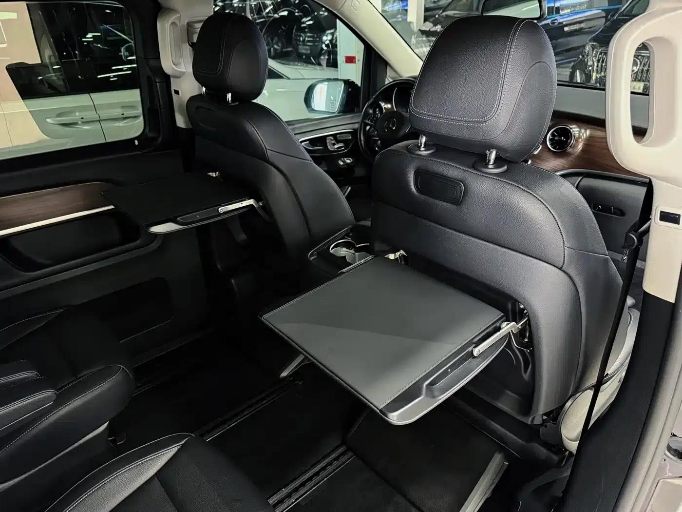 Mercedes-Benz V-Class 2022 V 260 Navigator Edition — миниатюра 8