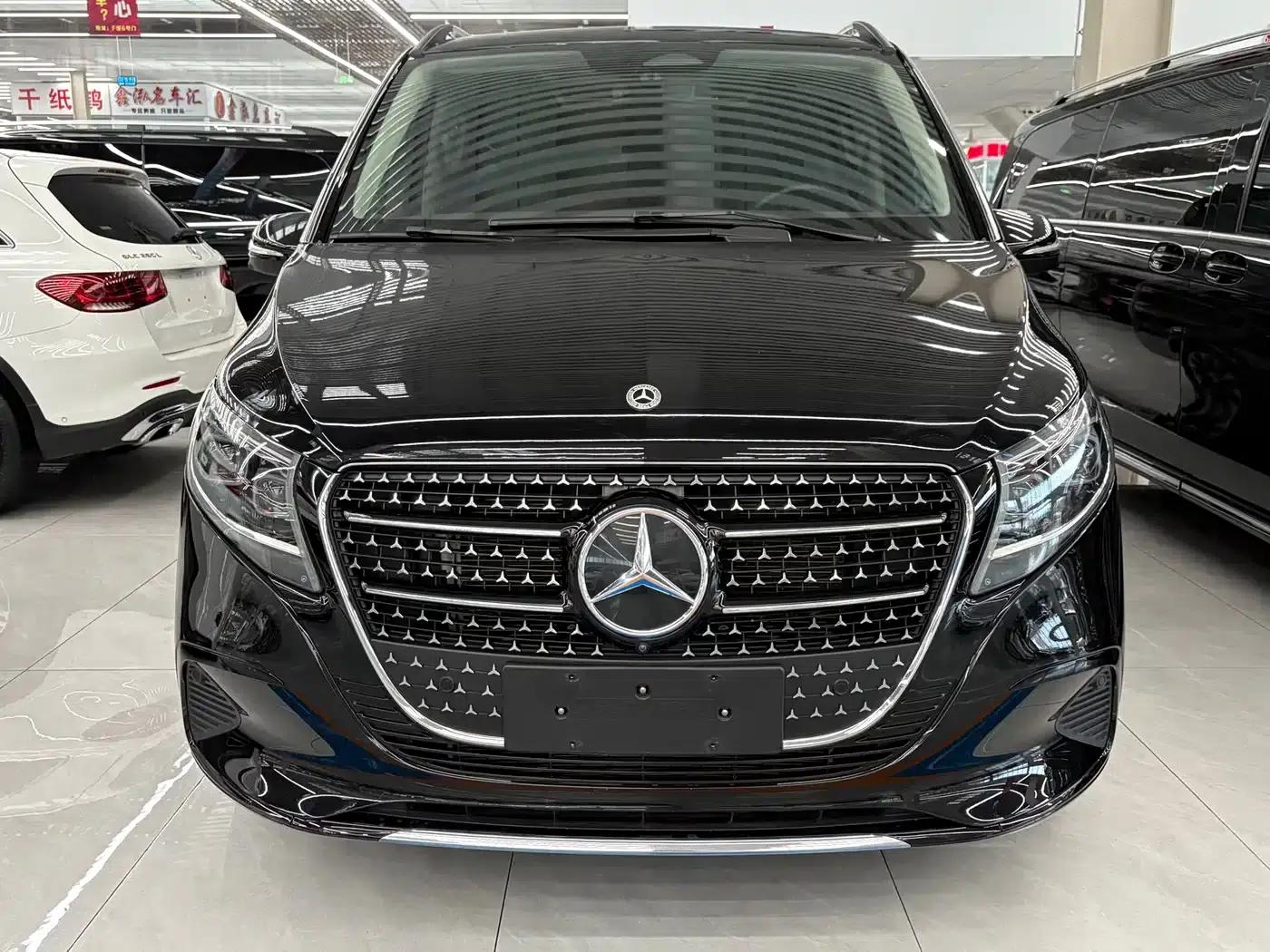 Mercedes-Benz V-Class 2024 V 300 Premium Edition — миниатюра 2