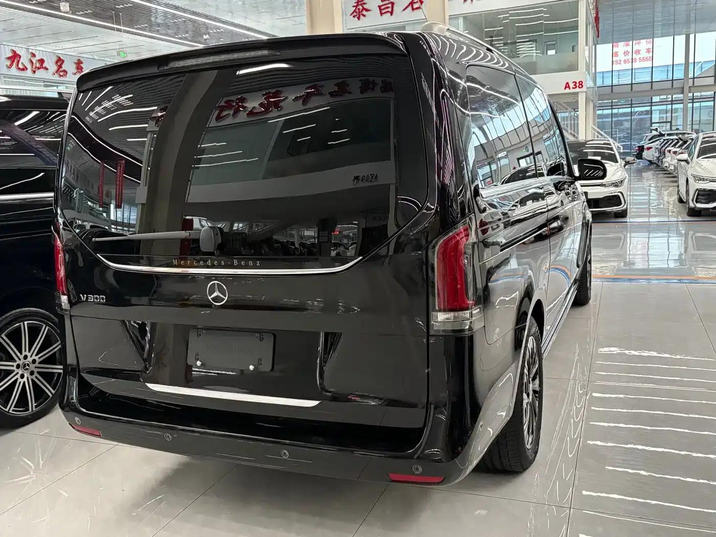 Mercedes-Benz V-Class 2024 V 300 Premium Edition — миниатюра 16