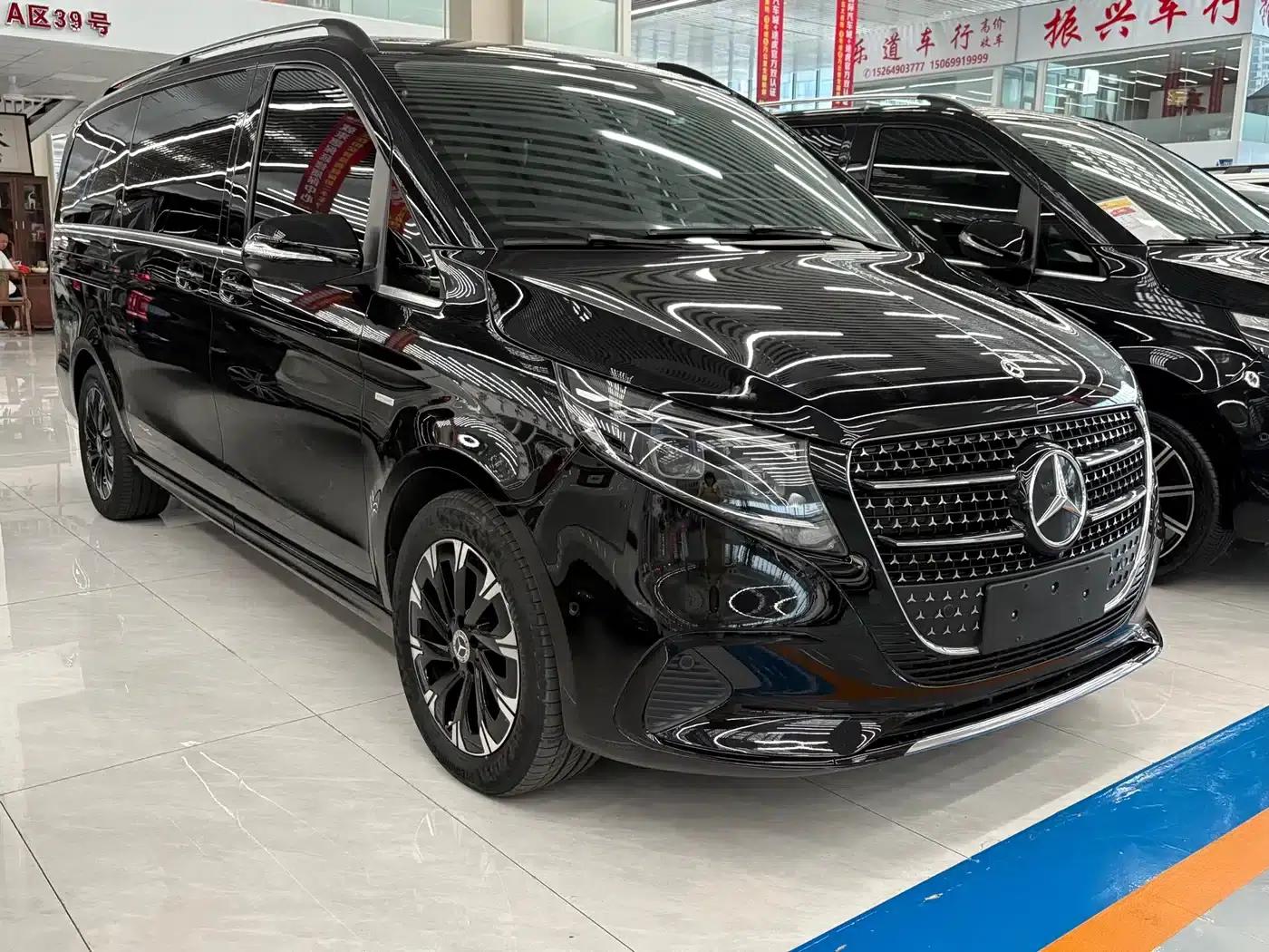 Mercedes-Benz V-Class 2024 V 300 Premium Edition — миниатюра 3
