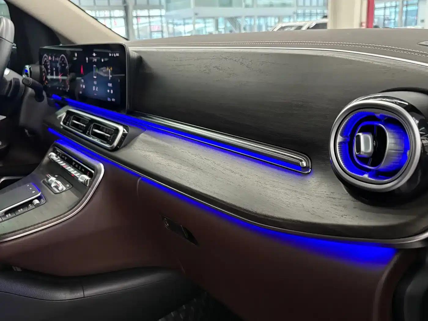 Mercedes-Benz V-Class 2024 V 300 Premium Edition — миниатюра 9