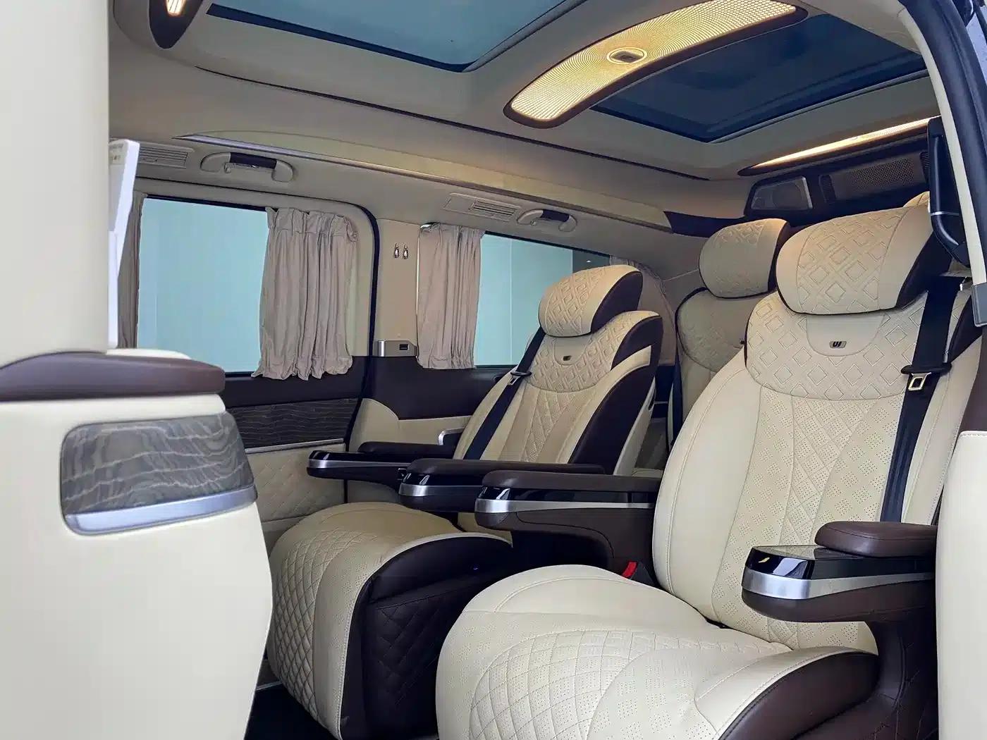 Mercedes-Benz V-Class 2018 V 260 L Premium Extended Edition (China VI Emission Standard) — миниатюра 12