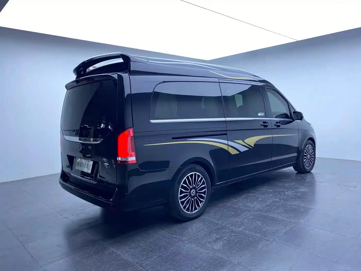 Mercedes-Benz V-Class 2018 V 260 L Premium Extended Edition (China VI Emission Standard) — миниатюра 4
