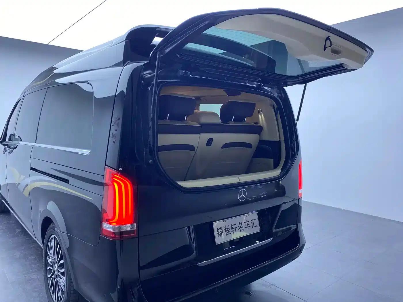 Mercedes-Benz V-Class 2018 V 260 L Premium Extended Edition (China VI Emission Standard) — миниатюра 7