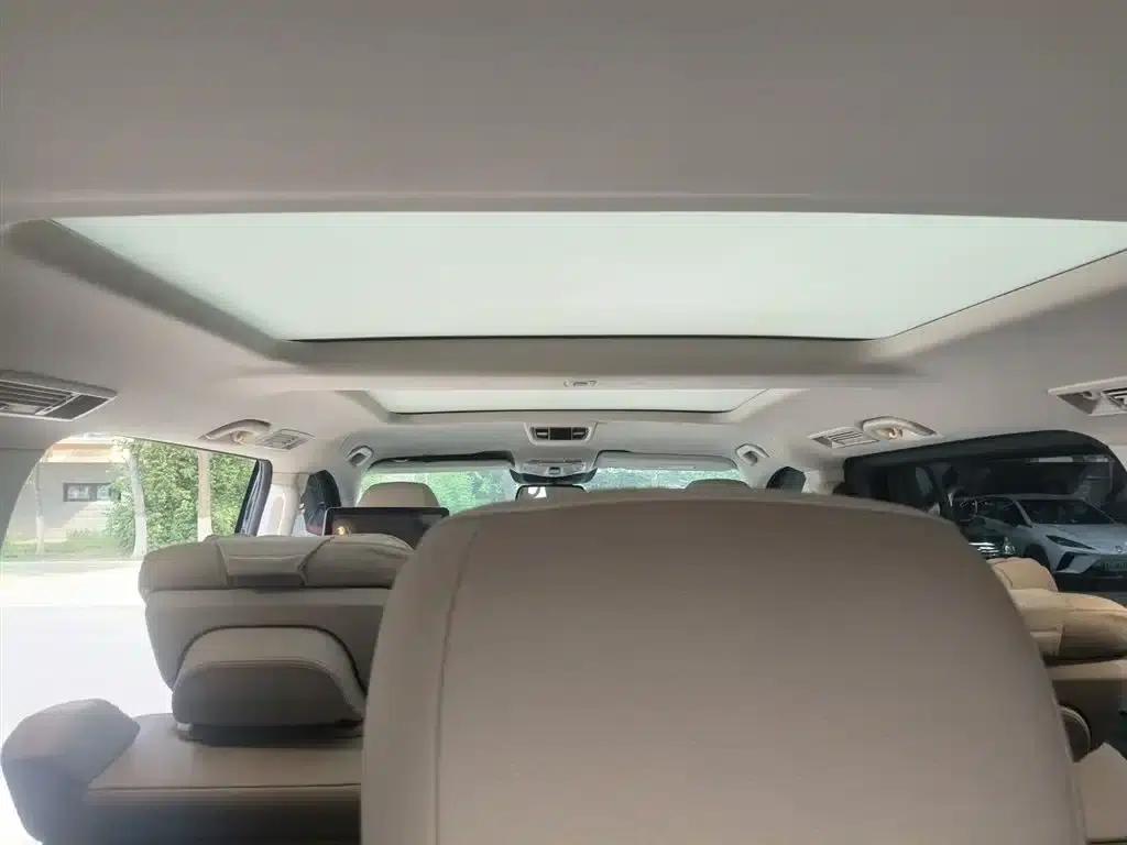 Mercedes-Benz V-Class 2020 V 260 Premium Edition — миниатюра 9