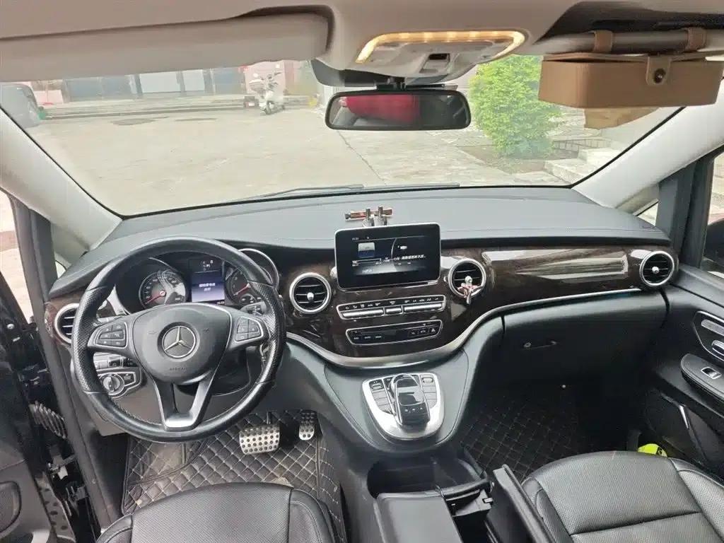 Mercedes-Benz V-Class 2018 V 260 Premium Edition (China VI Emission Standard) — миниатюра 13