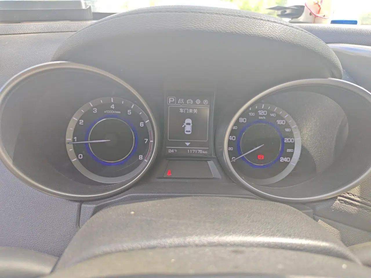 CHANGAN CS35 2017 1.6L Automatic Luxury Model — миниатюра 12