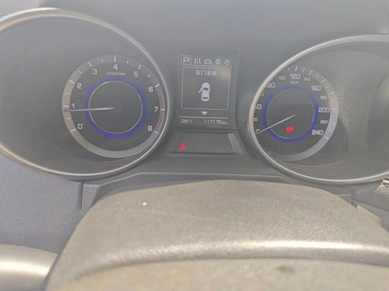 CHANGAN CS35 2017 1.6L Automatic Luxury Model — миниатюра 13