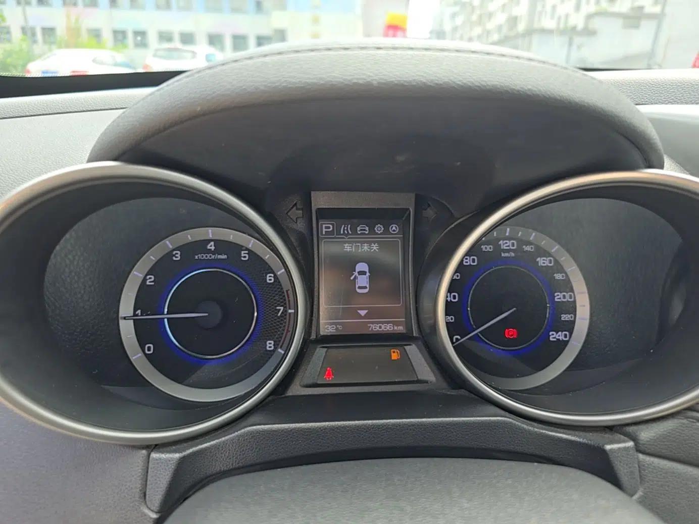 CHANGAN CS35 2017 1.6L Automatic Luxury Model — миниатюра 15