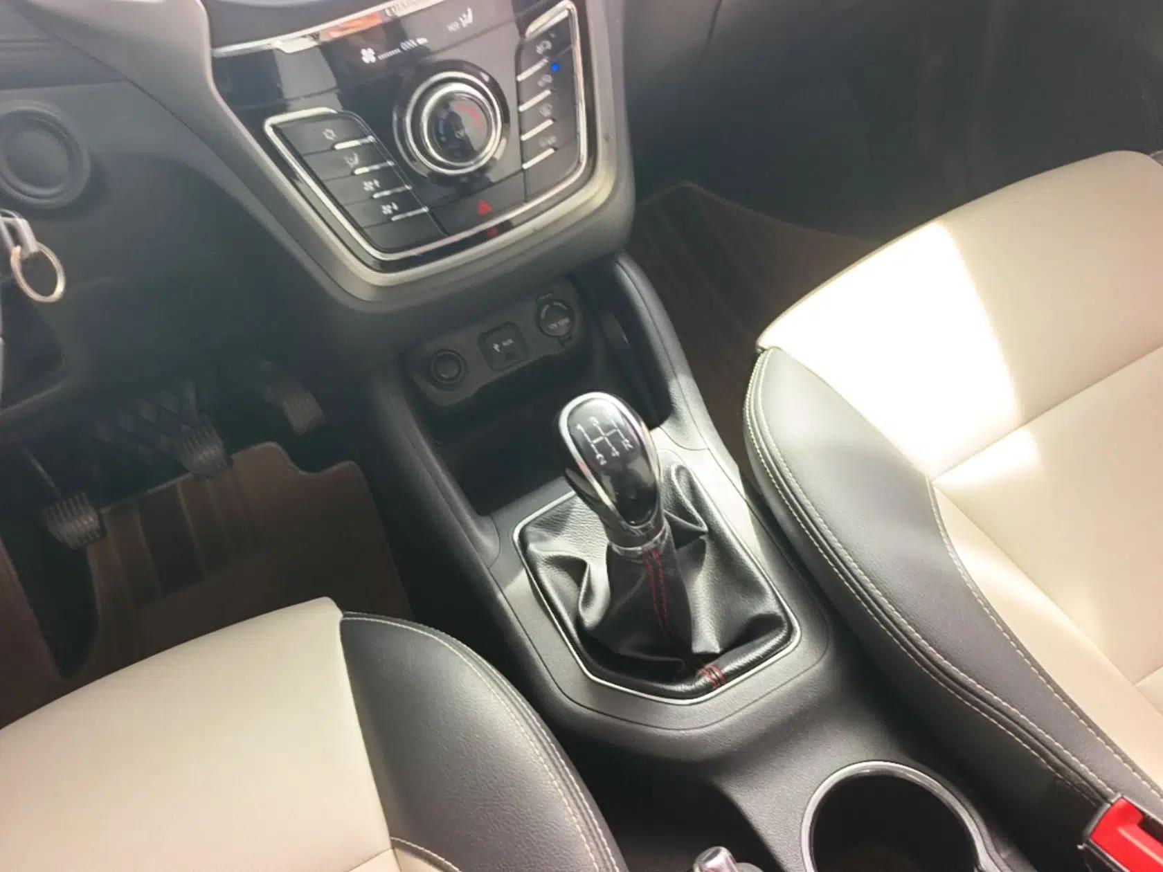 CHANGAN CS35 2017 1.6L Manual Luxury Model — миниатюра 17