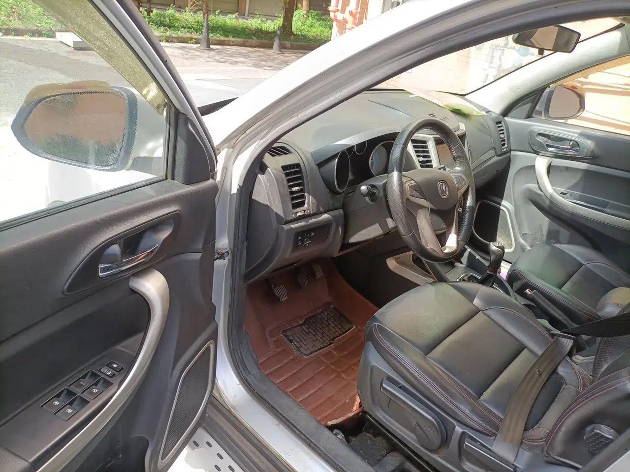 CHANGAN CS35 2014 1.6L Manual Luxury Model China IV Standard — миниатюра 17