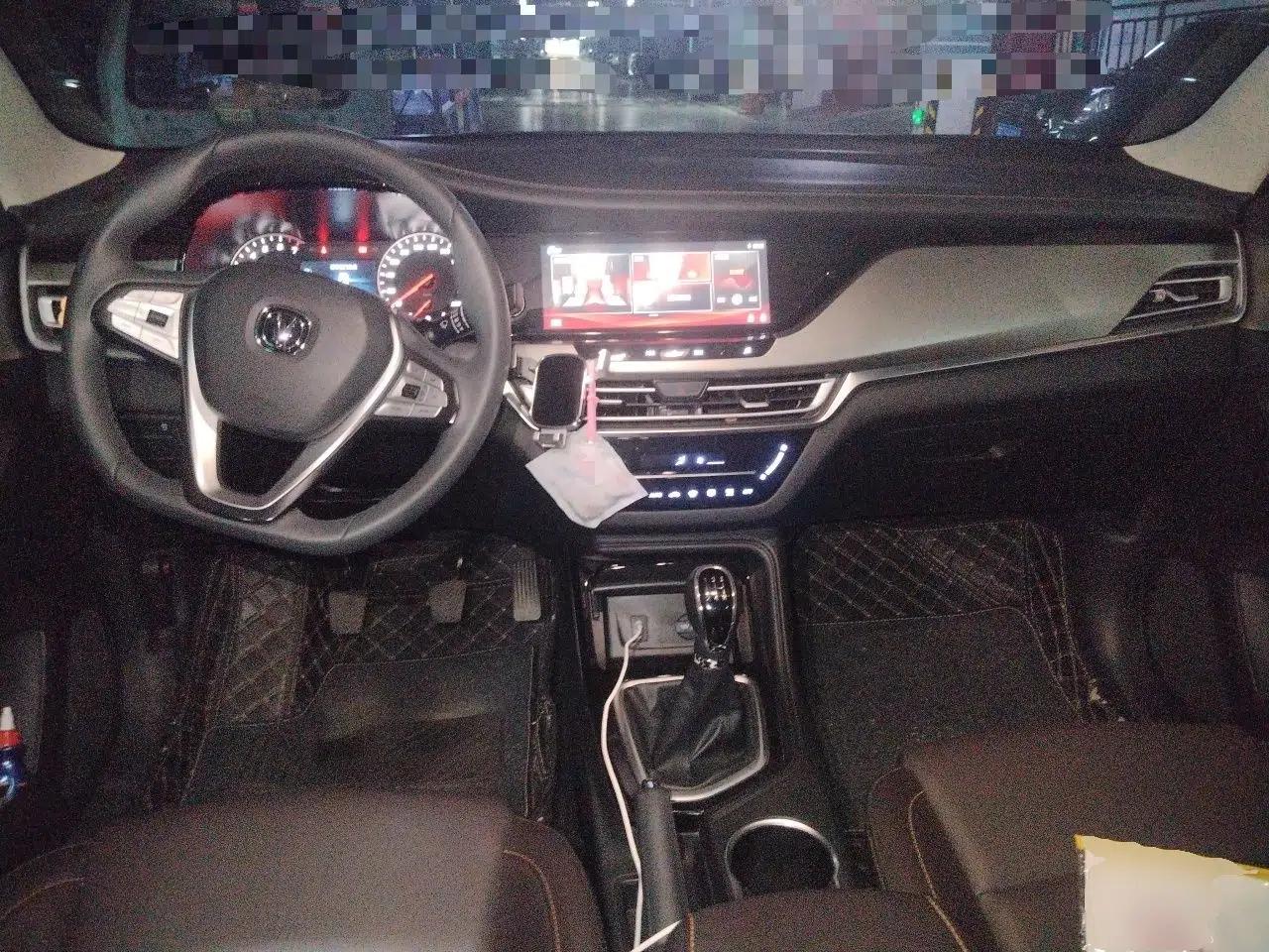 CHANGAN CS35PLUS 2019 1.6L Manual Chuanlian Edition — миниатюра 10