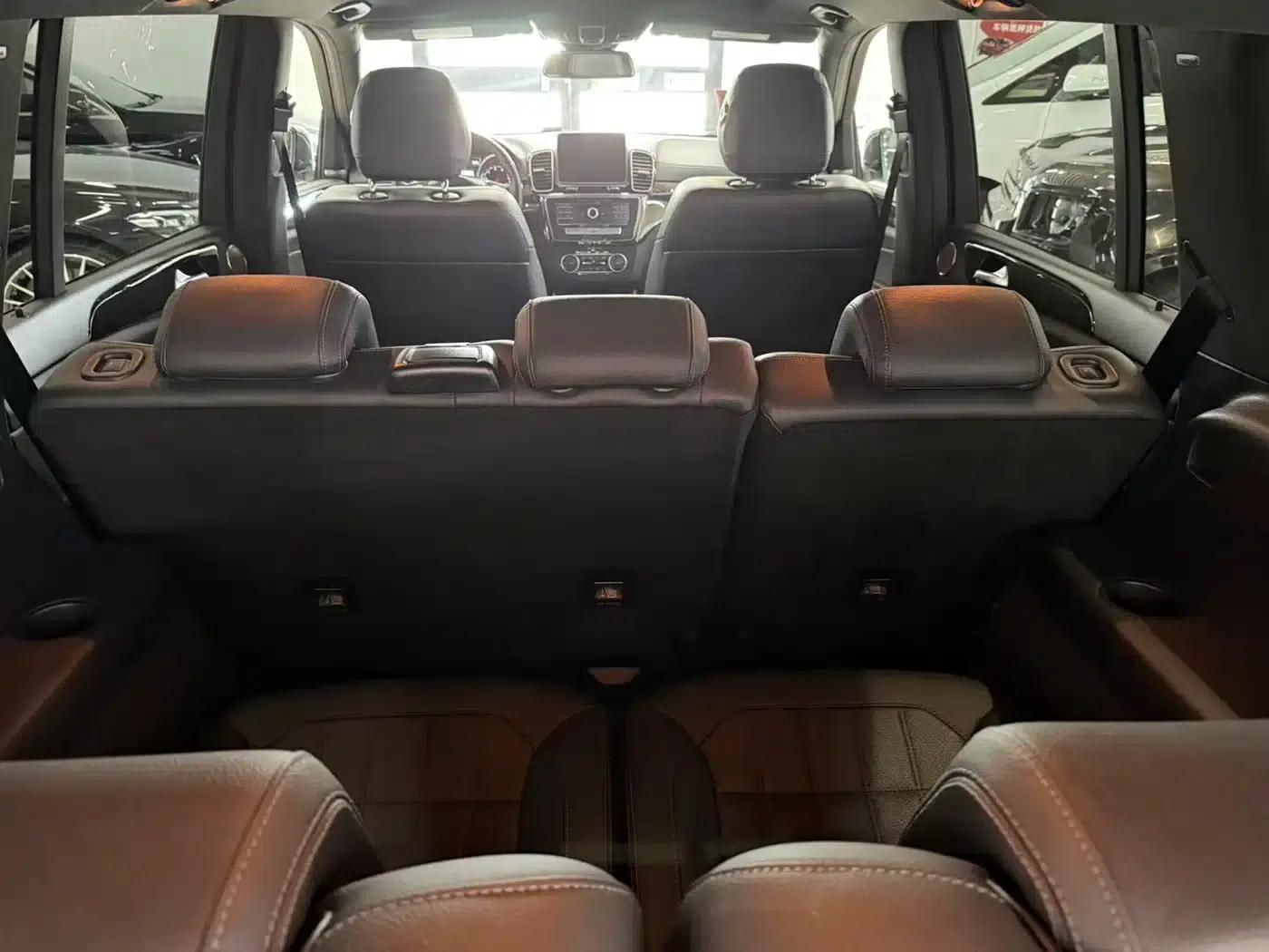 2017 Mercedes-Benz GLS 400 4MATIC Luxury — миниатюра 13