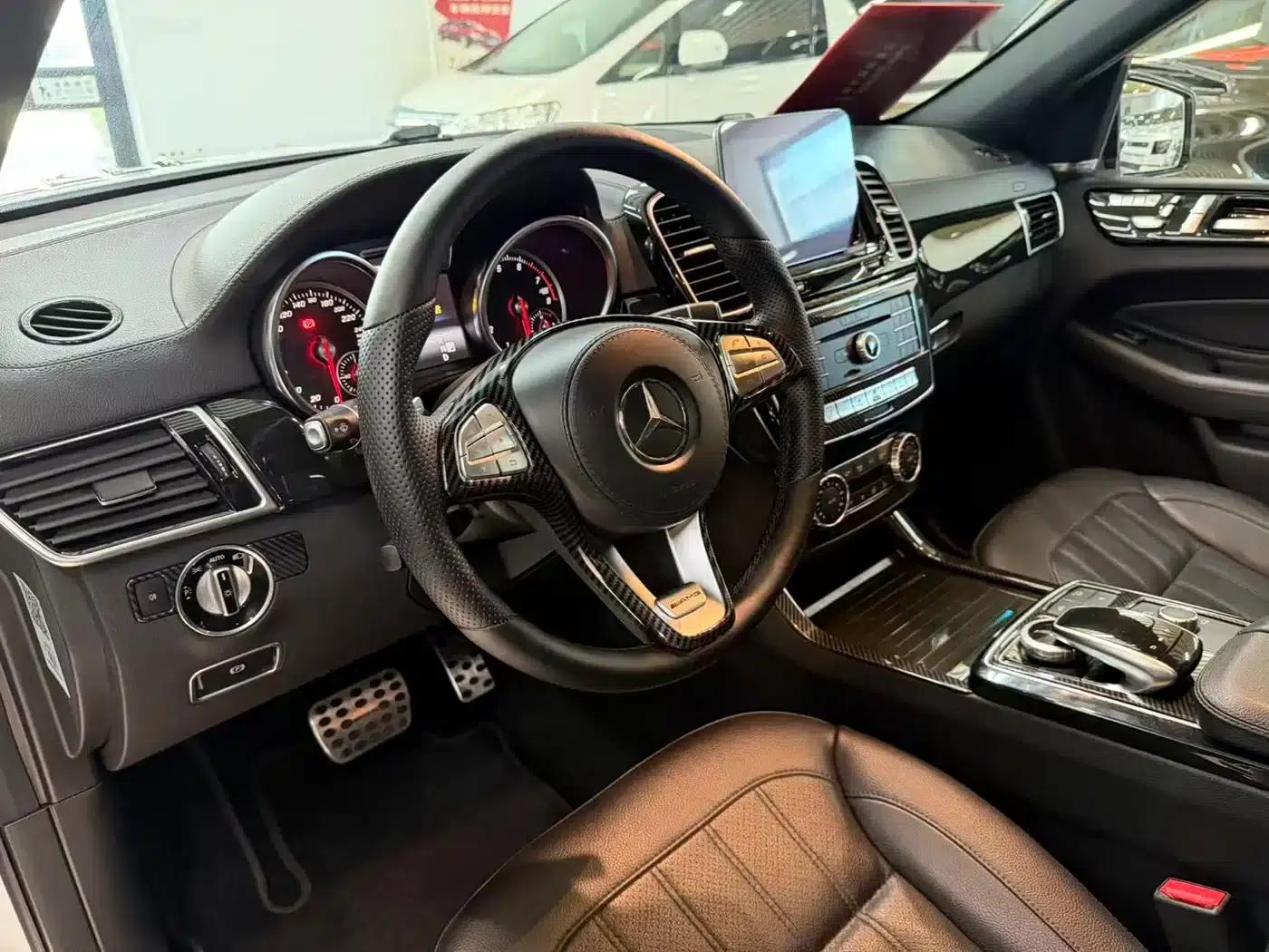 2017 Mercedes-Benz GLS 400 4MATIC Luxury — миниатюра 16