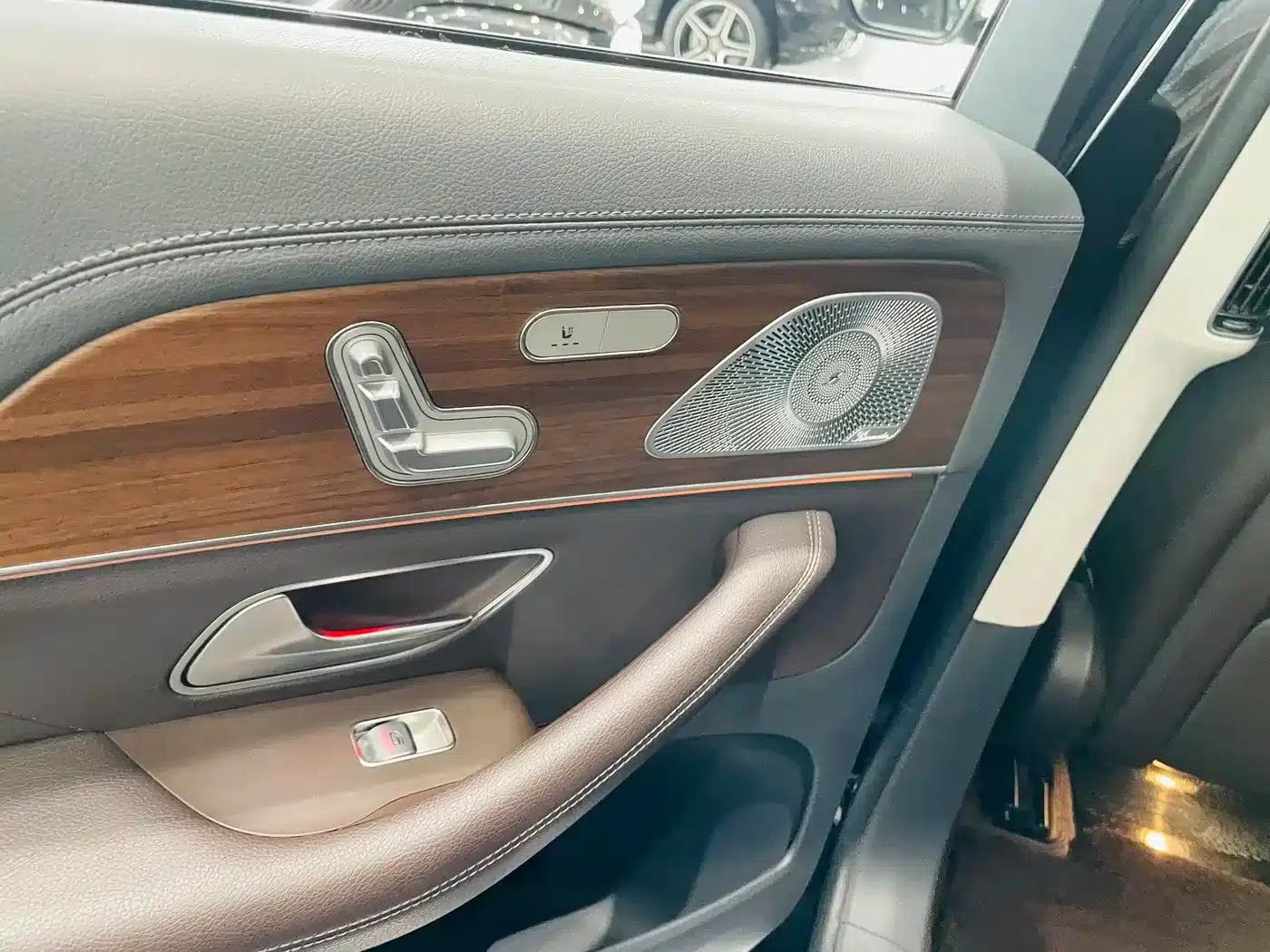 2020 Mercedes-Benz GLS 450 4MATIC Luxury — миниатюра 16