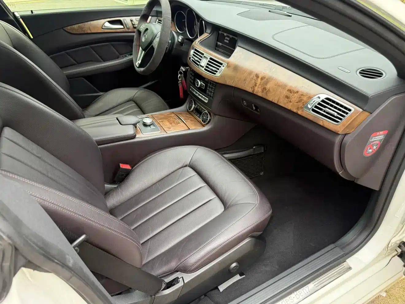 2012 Mercedes-Benz CLS 300 CGI — миниатюра 17