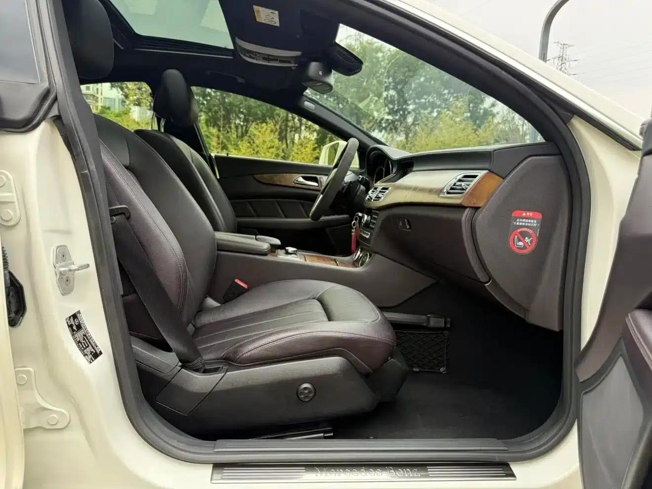 2012 Mercedes-Benz CLS 300 CGI — миниатюра 18