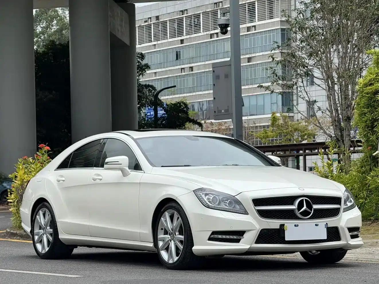 2012 Mercedes-Benz CLS 300 CGI — миниатюра 3