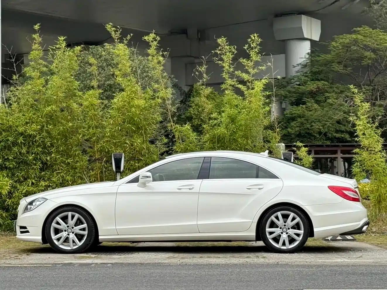 2012 Mercedes-Benz CLS 300 CGI — миниатюра 4