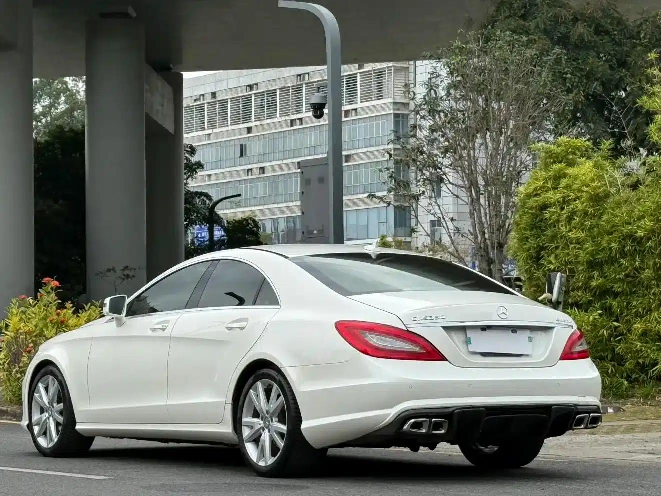2012 Mercedes-Benz CLS 300 CGI — миниатюра 5