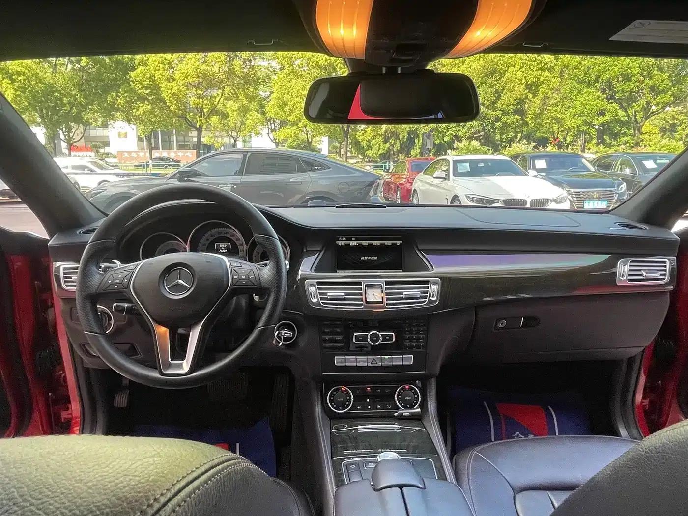 2012 Mercedes-Benz CLS 300 CGI — миниатюра 25