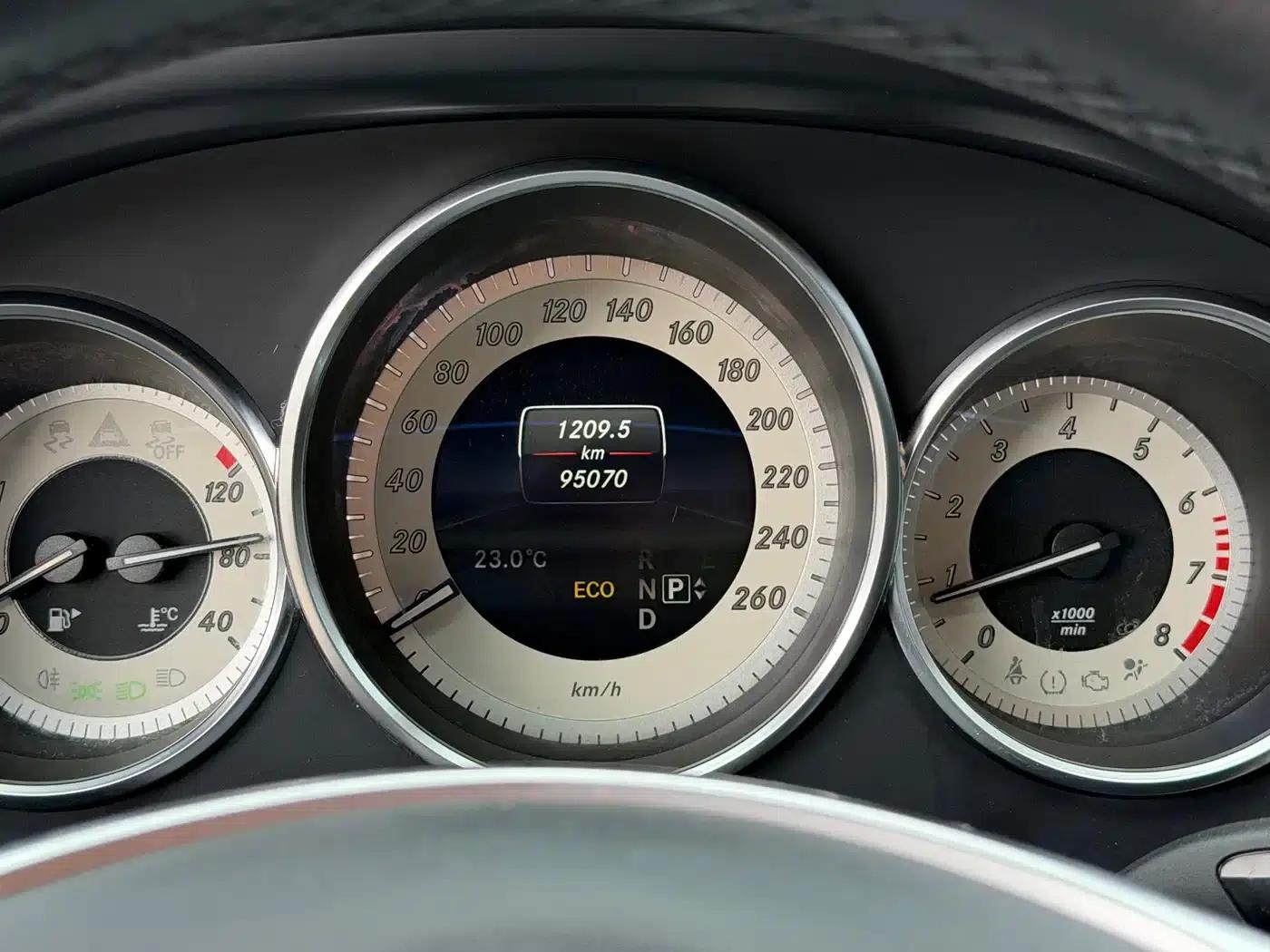 2015 Mercedes-Benz CLS 260 — миниатюра 10