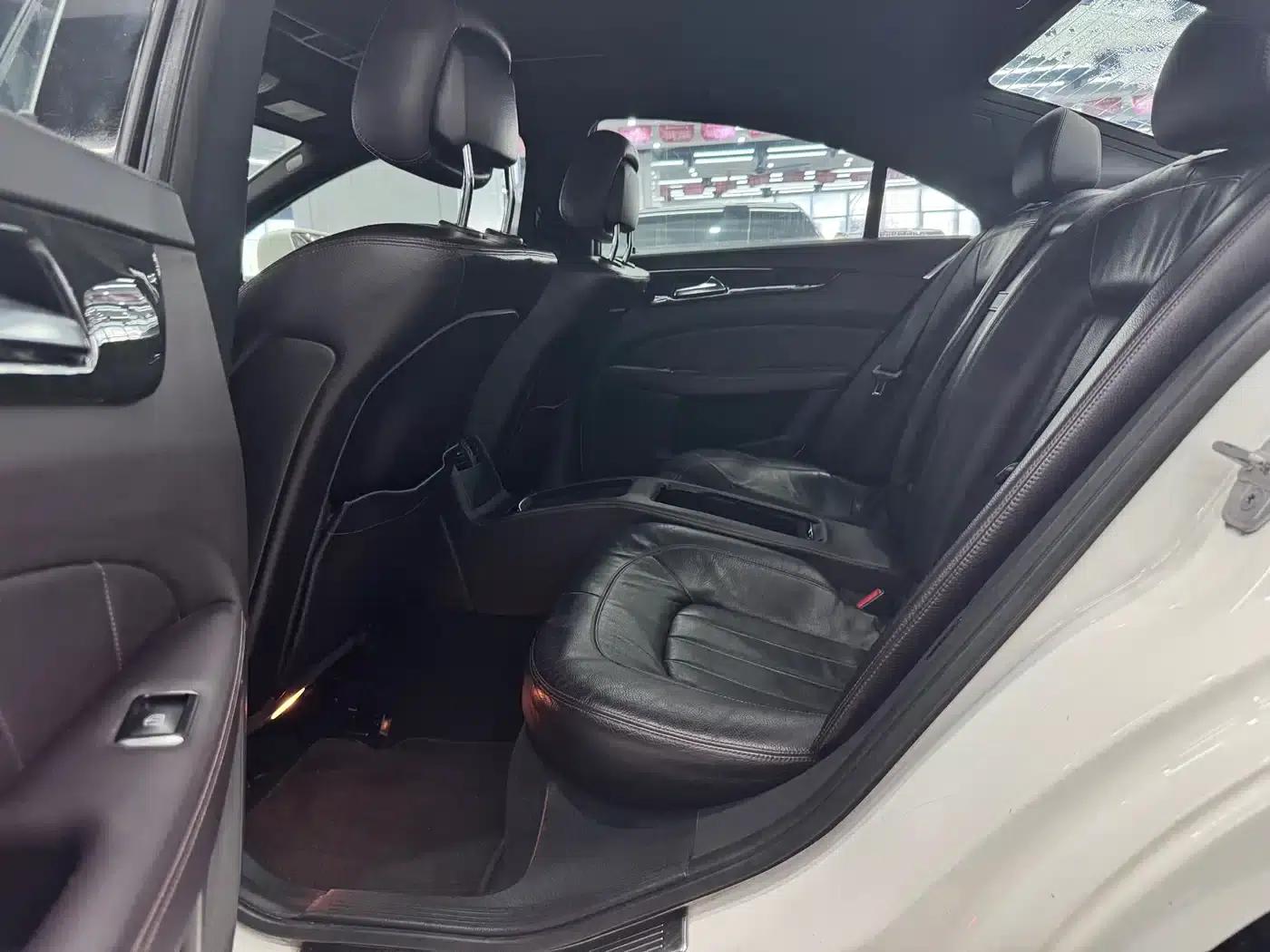 2012 Mercedes-Benz CLS 300 CGI — миниатюра 8