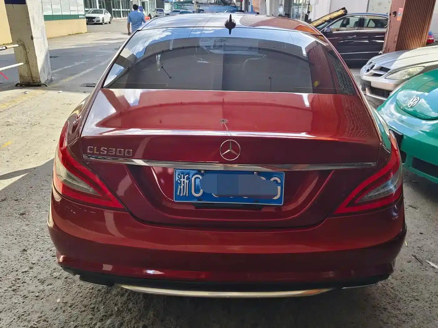 2012 Mercedes-Benz CLS 300 CGI — миниатюра 3