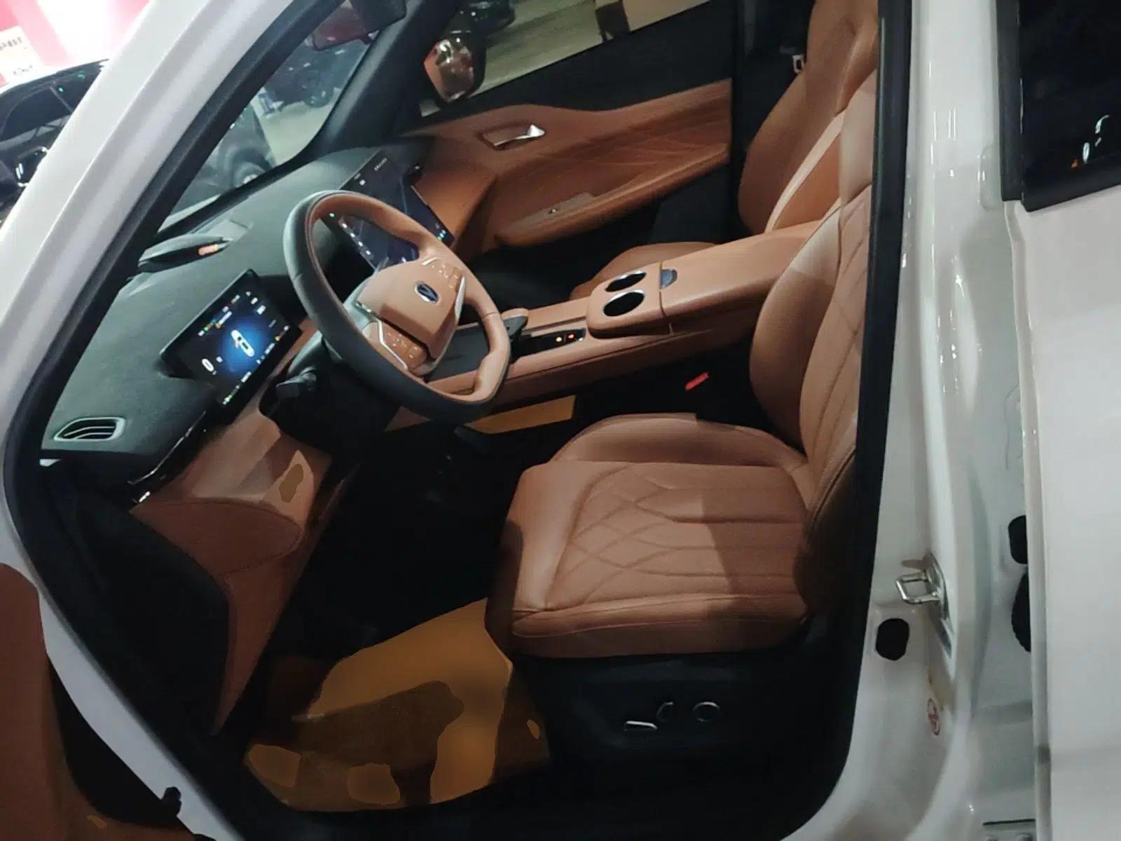 CHANGAN UNI-Z New Energy 2024 Blue Whale Smart Electric iDD 125km Excellence Model — миниатюра 18