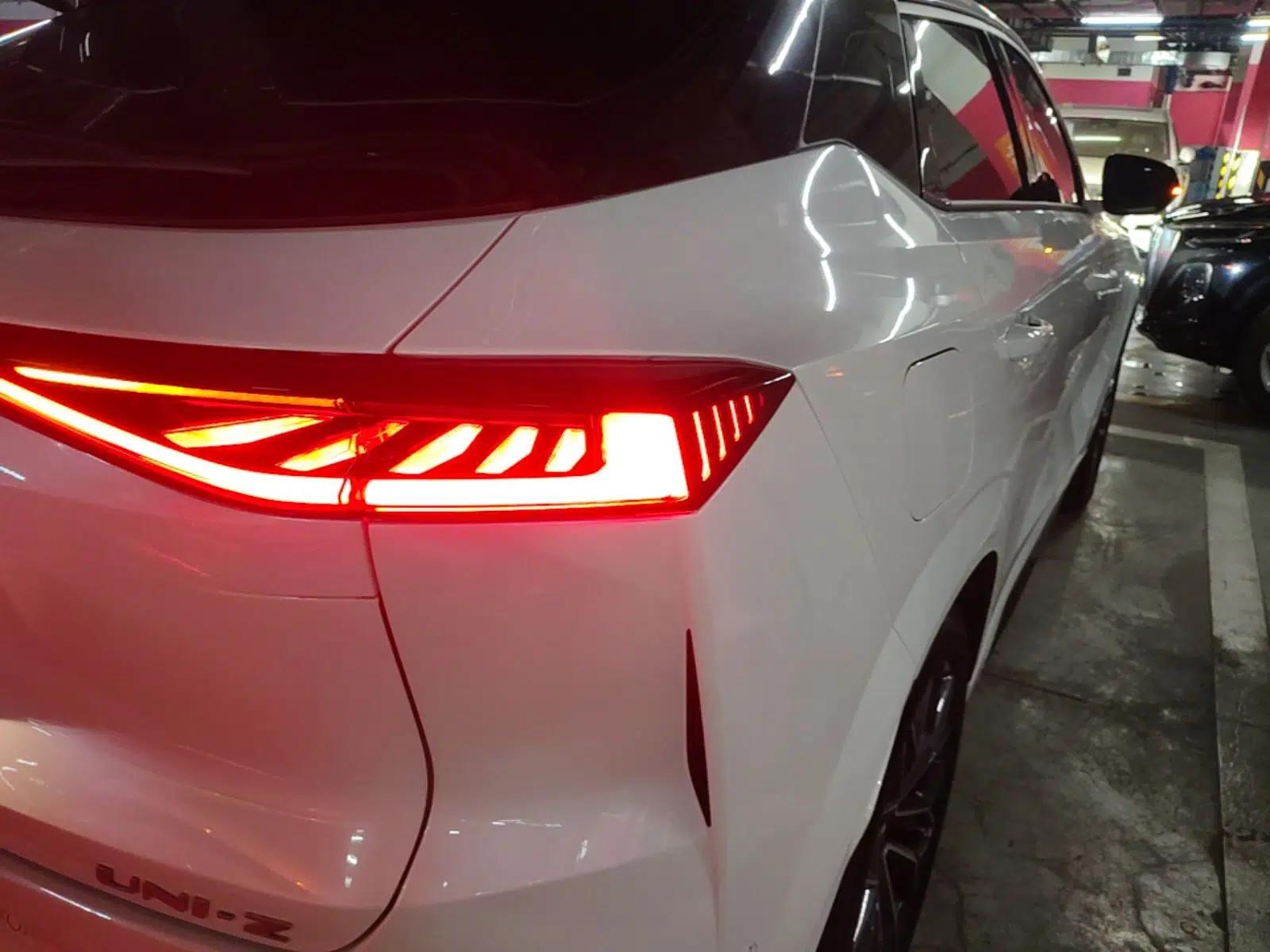 CHANGAN UNI-Z New Energy 2024 Blue Whale Smart Electric iDD 125km Excellence Model — миниатюра 7