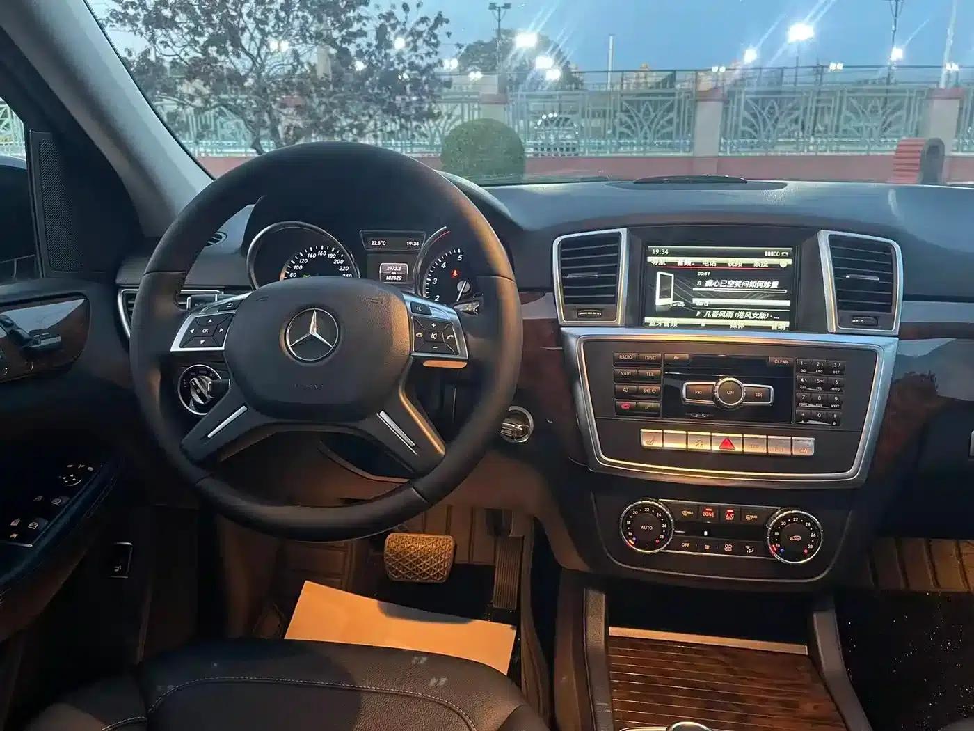 Mercedes-Benz M-Class 2015 ML 400 4MATIC Dynamic — миниатюра 19