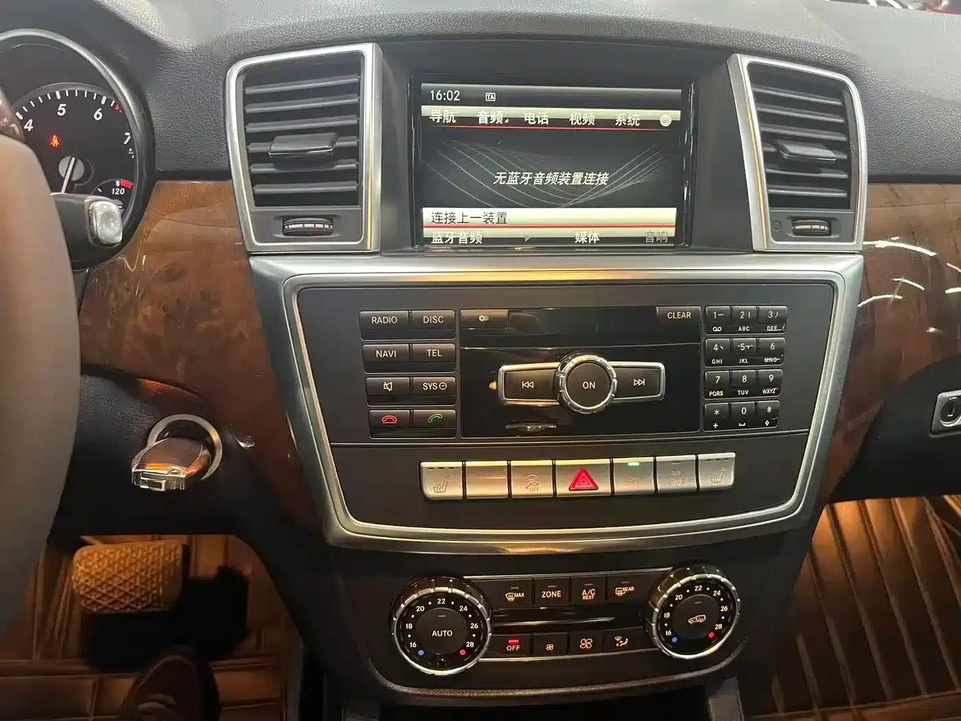 Mercedes-Benz M-Class 2014 ML 400 4MATIC Luxury — миниатюра 14