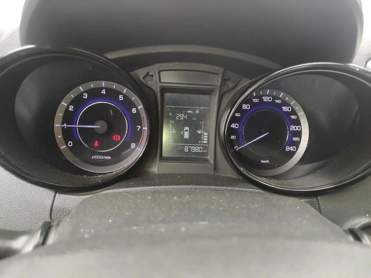 CHANGAN CS15 2016 1.5L Manual Fashion Edition — миниатюра 12