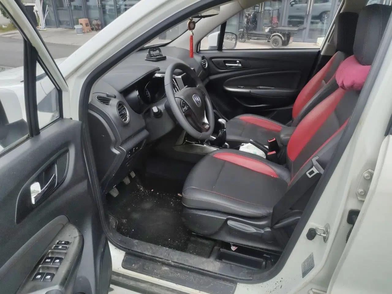 CHANGAN CS15 2016 1.5L Manual Fashion Edition — миниатюра 17