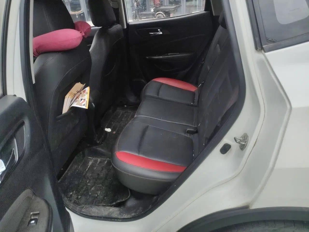 CHANGAN CS15 2016 1.5L Manual Fashion Edition — миниатюра 18
