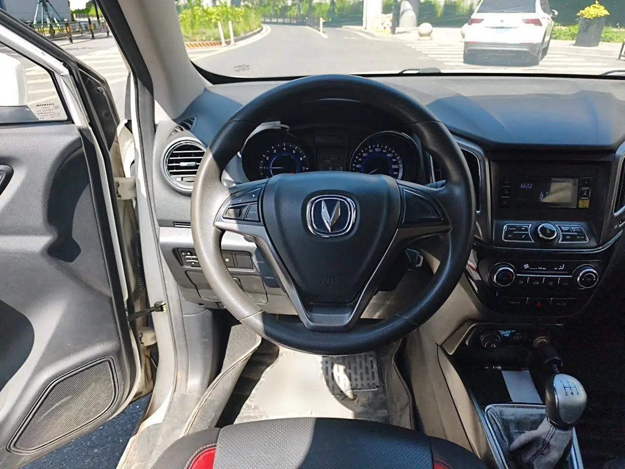CHANGAN CS15 2016 1.5L Manual Fashion Edition — миниатюра 11